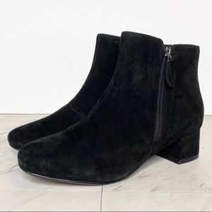 Clarks Black Comfort Bootie 6 1/2M